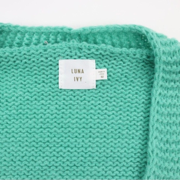 Luna Ivy Chunky Green W/ Pink Strawberries Button Up Cardigan NWT Size M - Picture 7 of 10